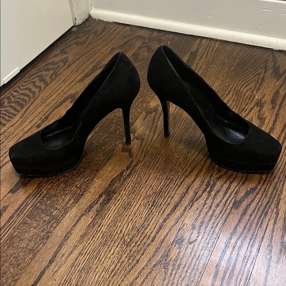 Gucci Black Suede Heels
Kid Scamoaciato